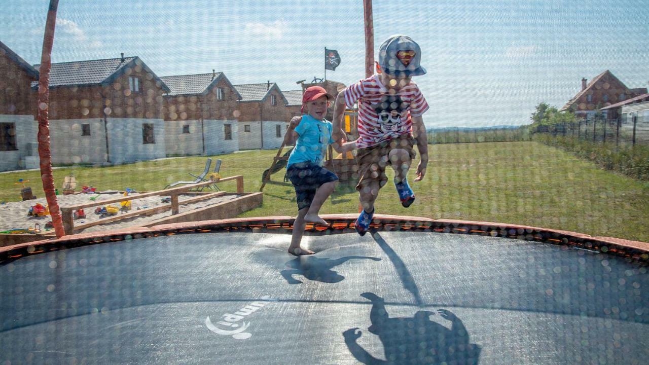 Domki Letniskowe Jastrzebia Park Jastrzębia Góra Buitenkant foto